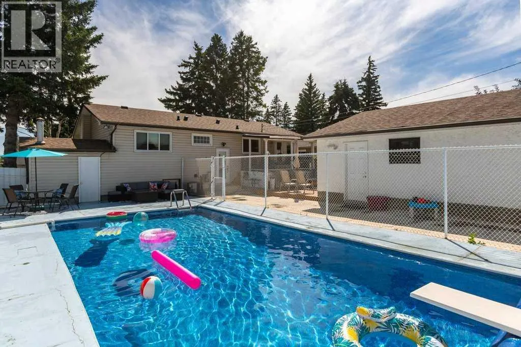 235 Allan Crescent SE