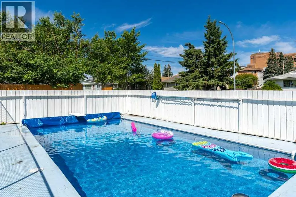 235 Allan Crescent SE