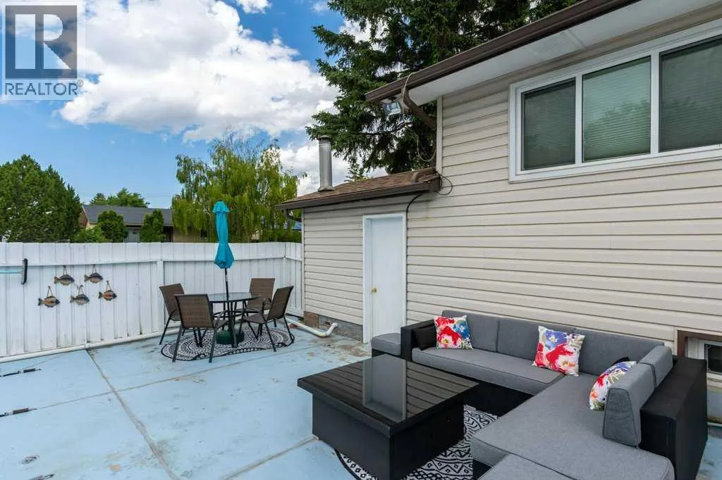 235 Allan Crescent SE