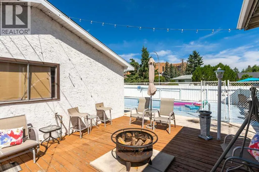 235 Allan Crescent SE