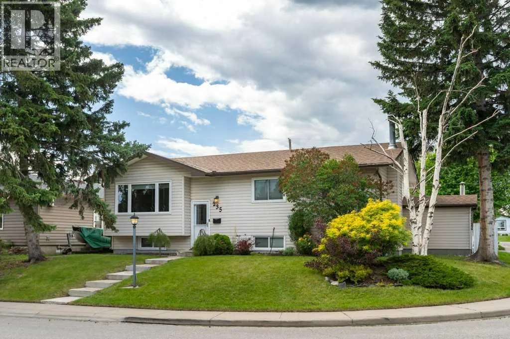 235 Allan Crescent SE
