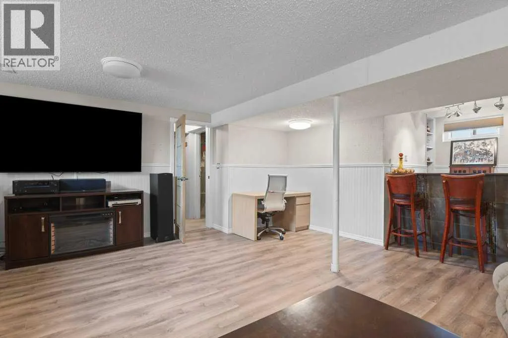 235 Allan Crescent SE