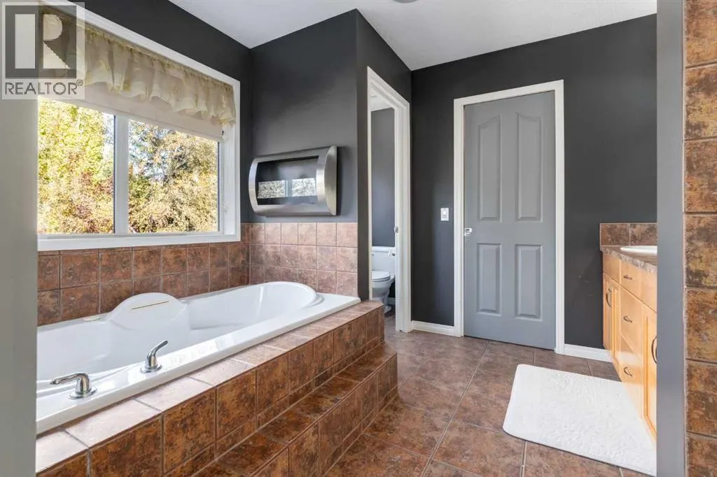 10 Chapala Road SE