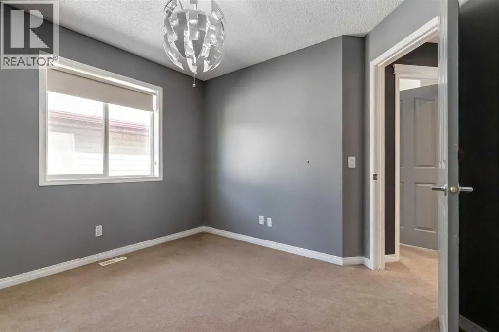 10 Chapala Road SE