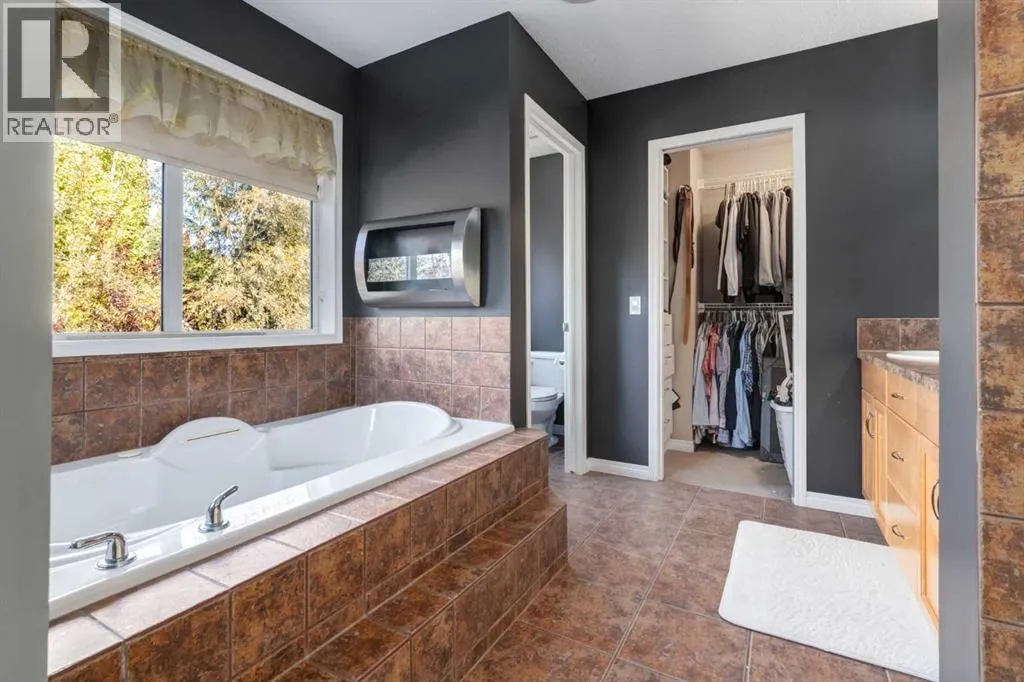 10 Chapala Road SE