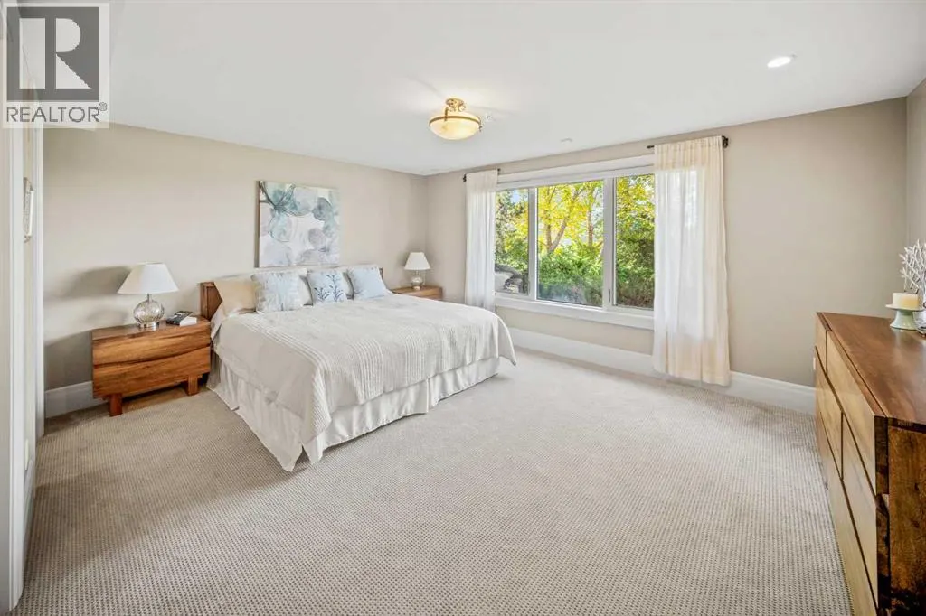 15 Escarpment Park