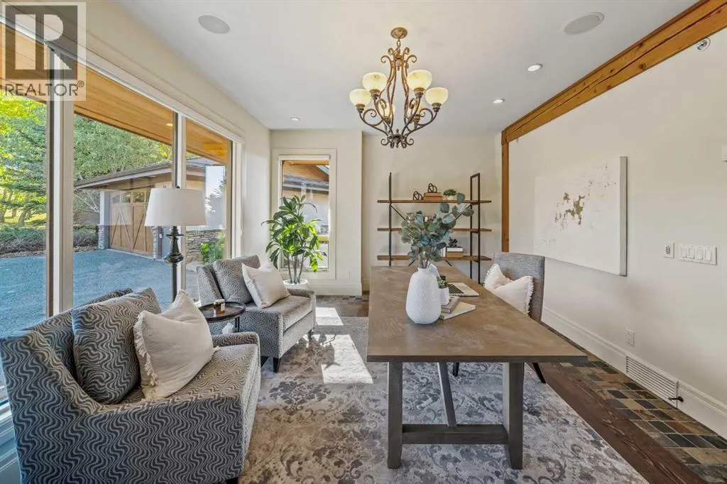 15 Escarpment Park