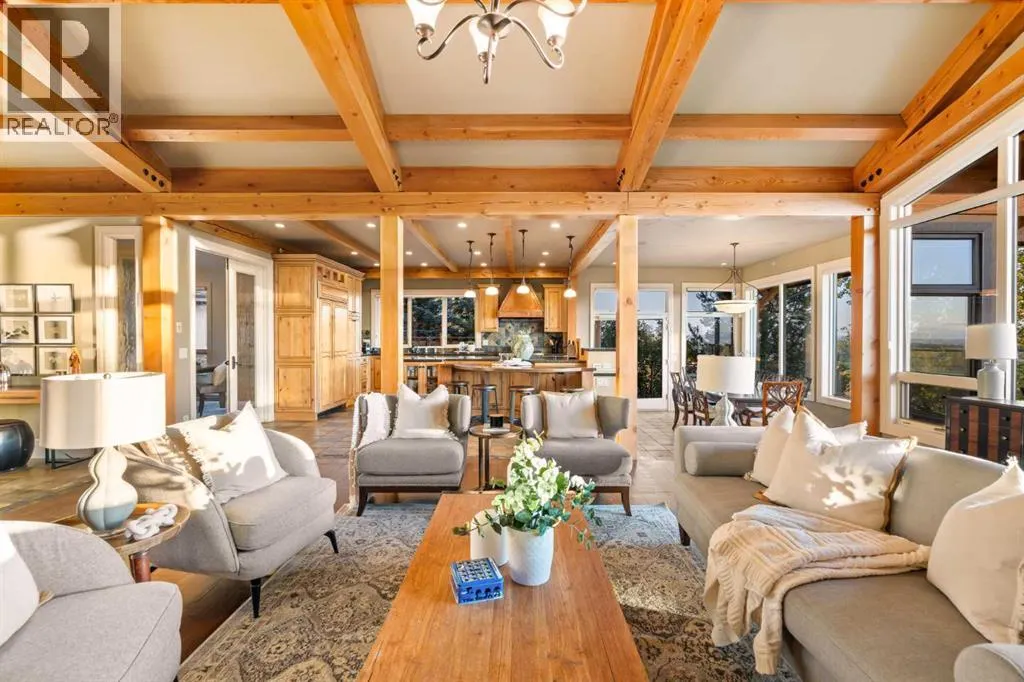 15 Escarpment Park