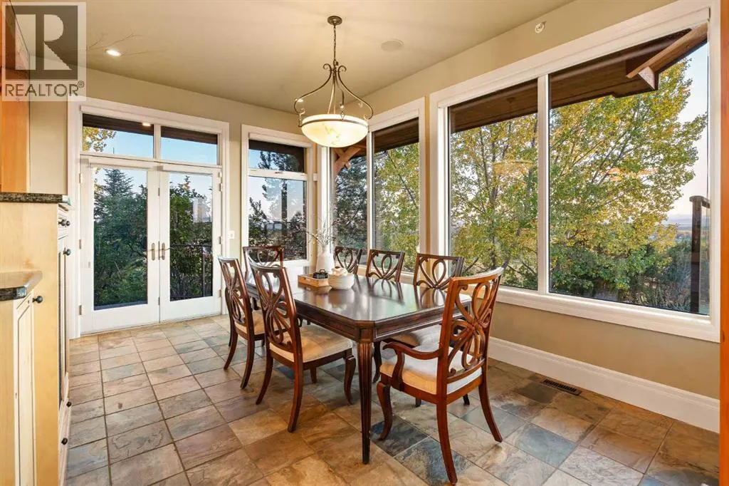 15 Escarpment Park