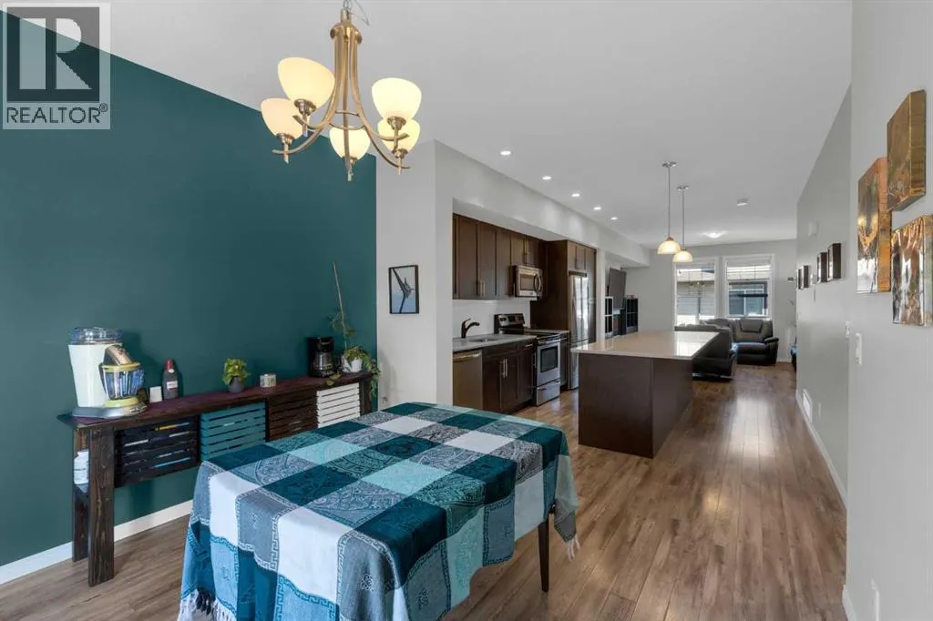 1706, 280 Williamstown Close NW