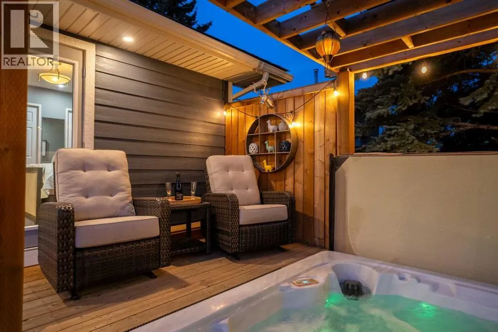 196 Lake Adams Crescent SE