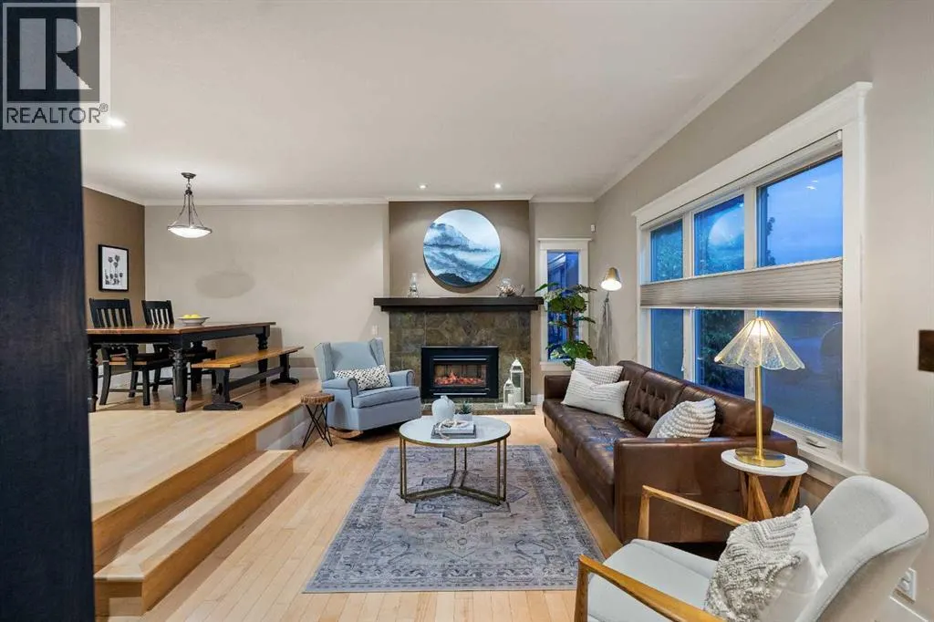 196 Lake Adams Crescent SE