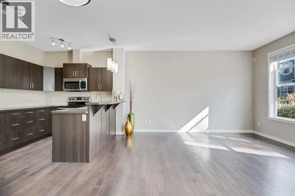 1016, 10 Auburn Bay Avenue SE