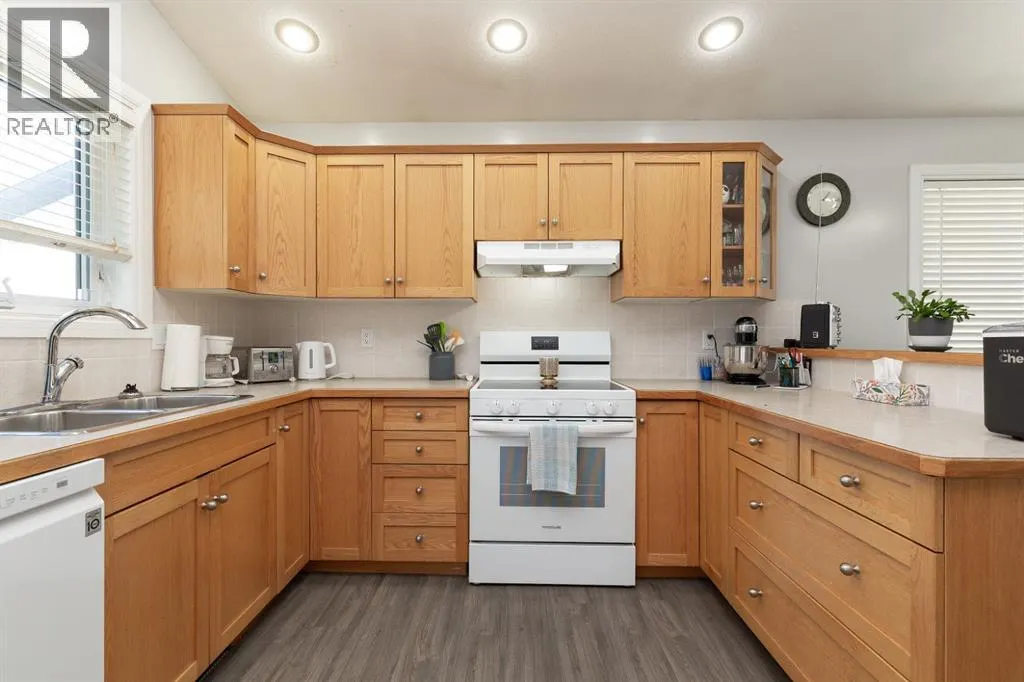 154 Blackfoot Court W