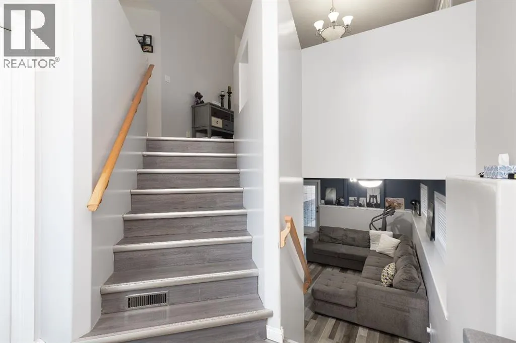 154 Blackfoot Court W