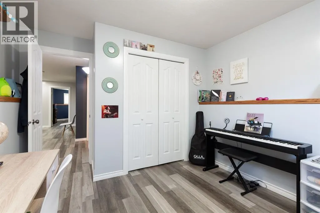 154 Blackfoot Court W