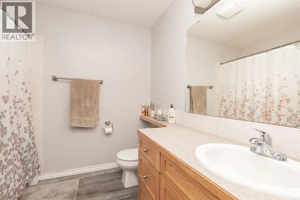 154 Blackfoot Court W
