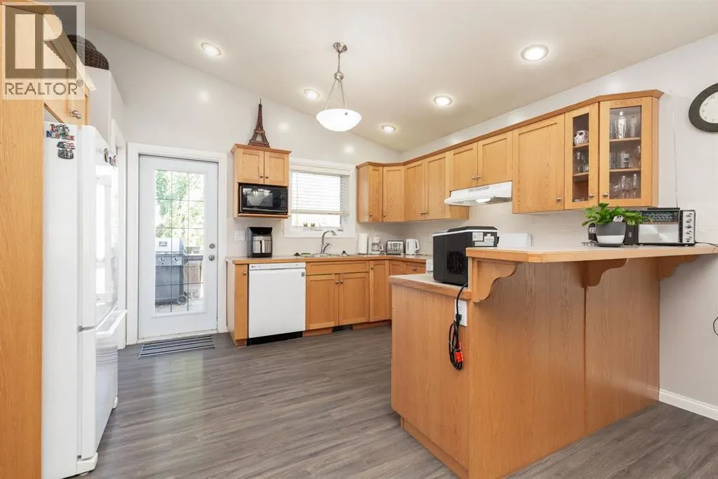 154 Blackfoot Court W