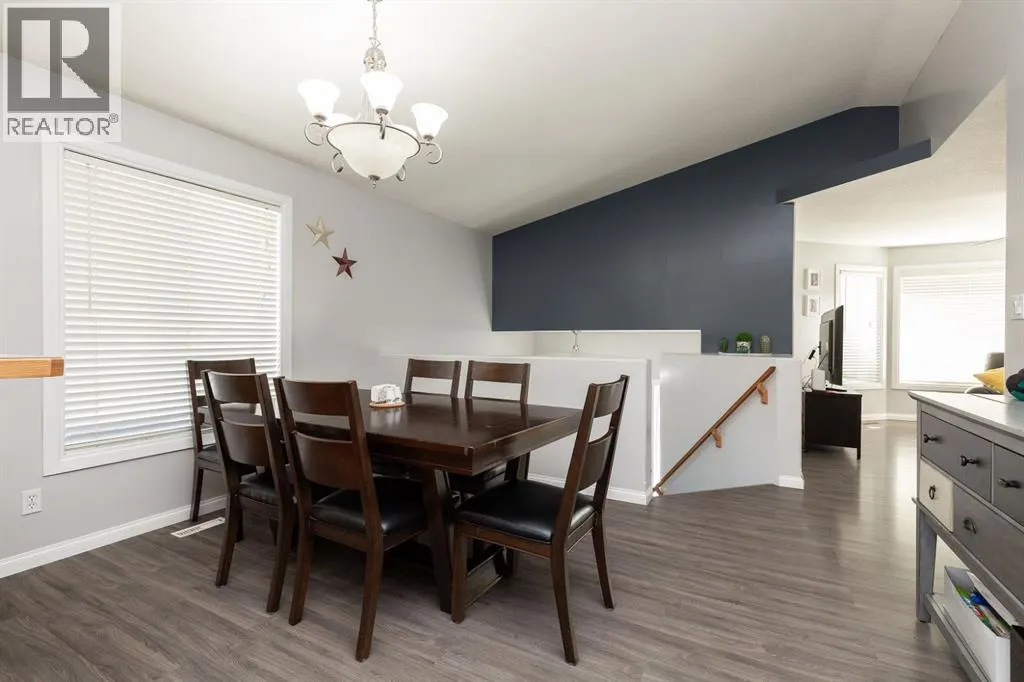 154 Blackfoot Court W