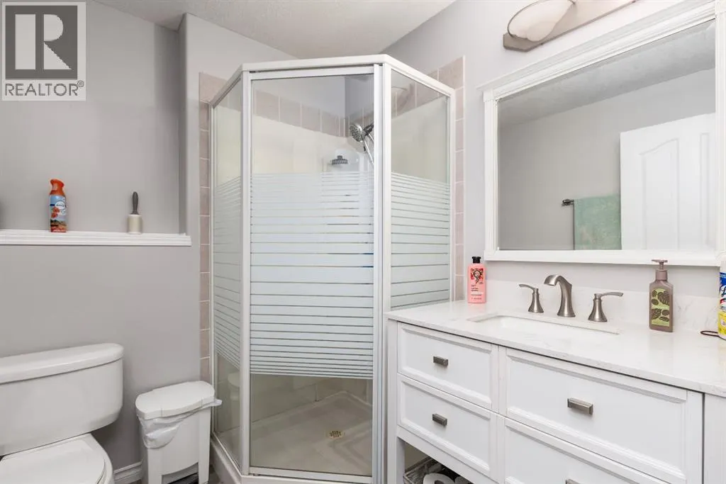 154 Blackfoot Court W