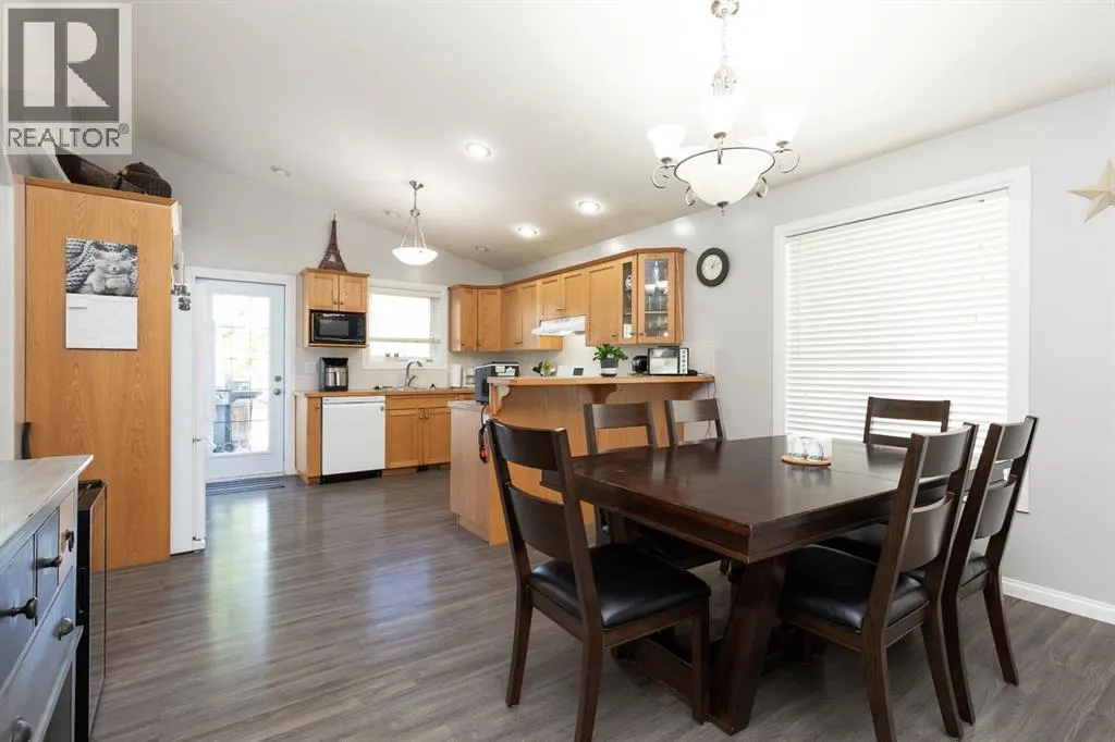 154 Blackfoot Court W