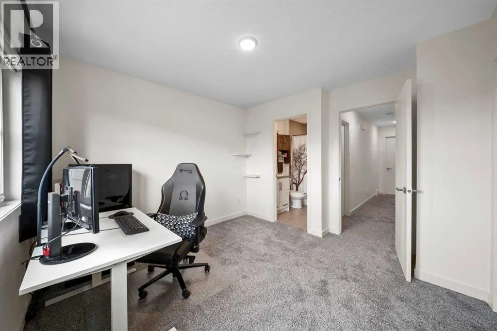 25 Walden Common SE