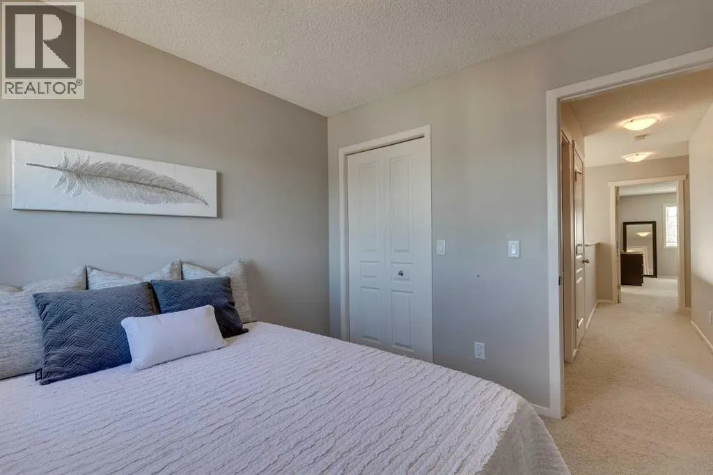 467 Mahogany Terrace SE