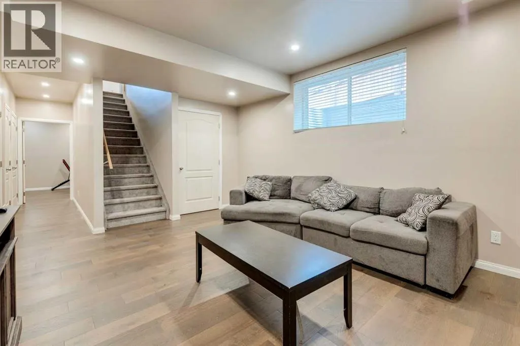 123 Marquis Green SE