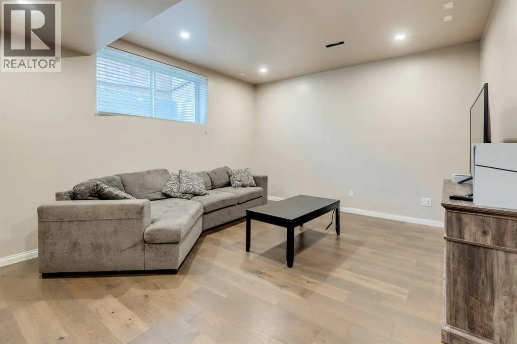 123 Marquis Green SE