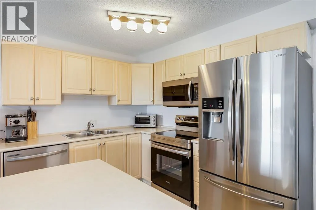 7308, 304 Mackenzie  SW