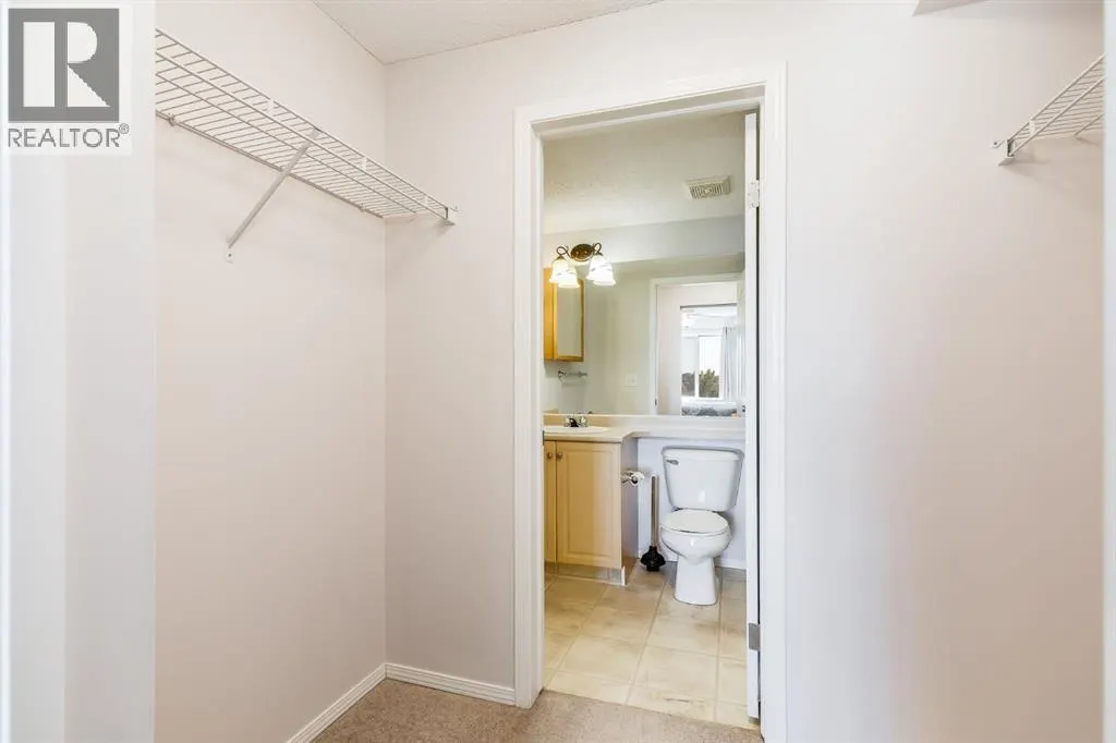 7308, 304 Mackenzie  SW