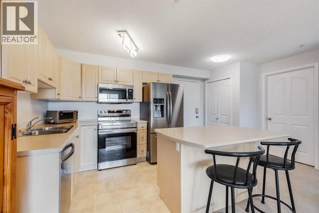 7308, 304 Mackenzie  SW