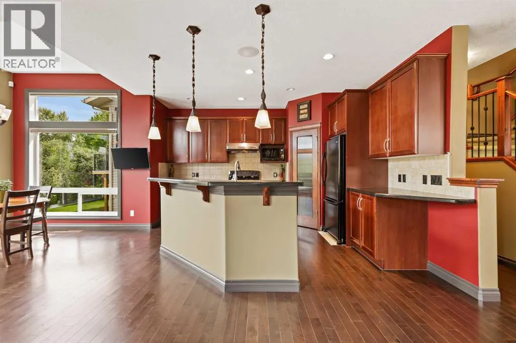66 Crestbrook Hill SW
