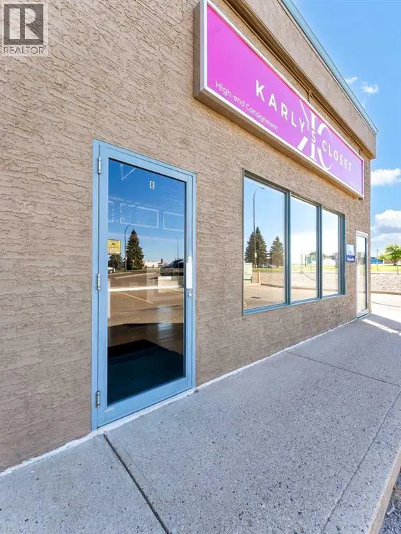 8, 3295 Dunmore Road SE