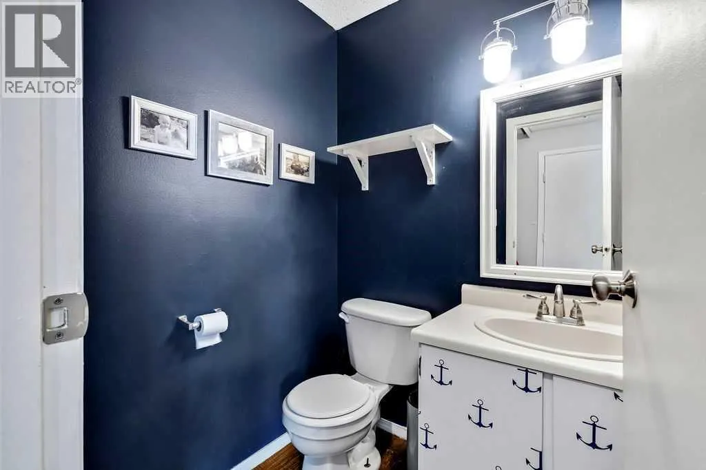 6 Queen Anne Close SE