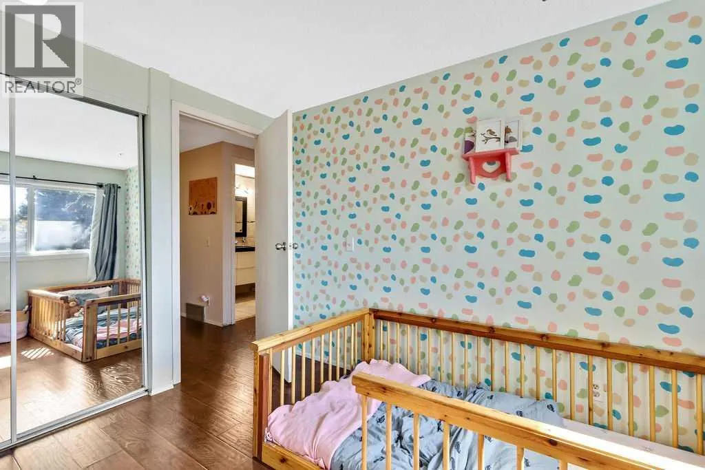 6 Queen Anne Close SE