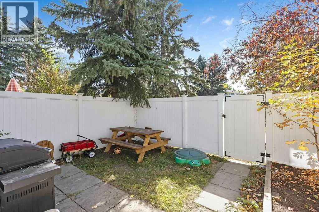6 Queen Anne Close SE