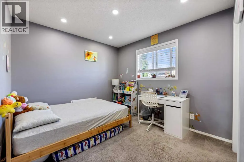 182 Tuscany Ravine Road NW
