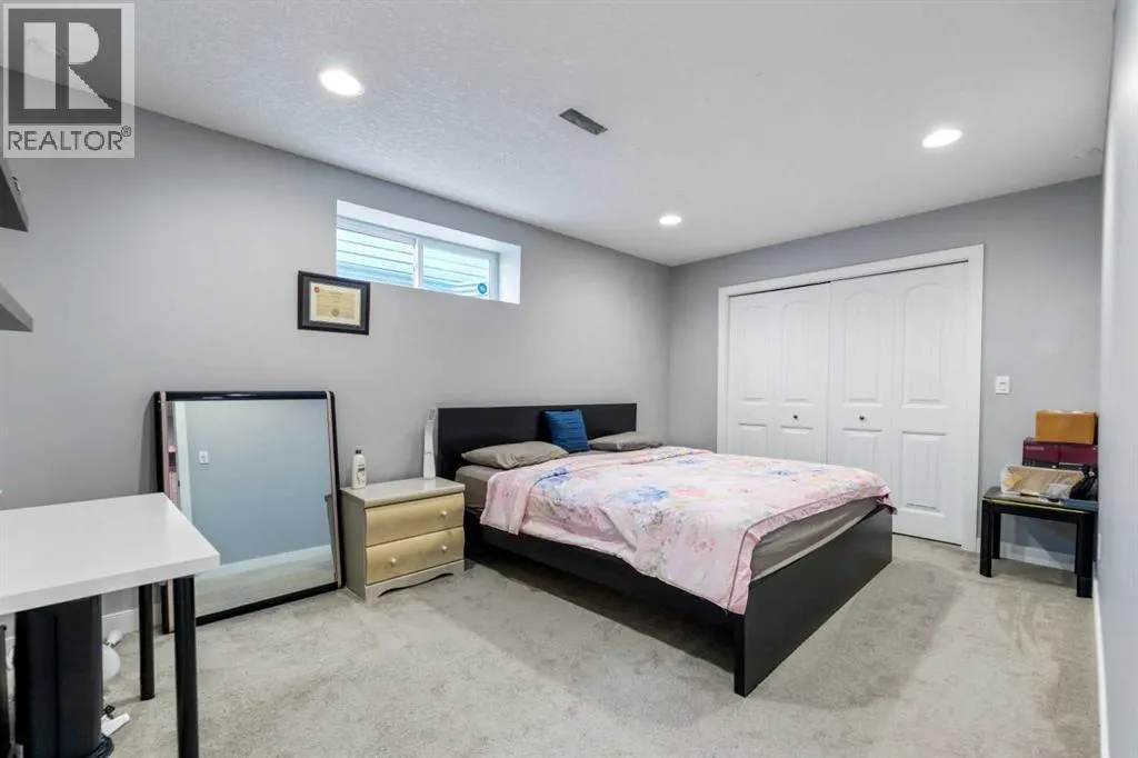 182 Tuscany Ravine Road NW