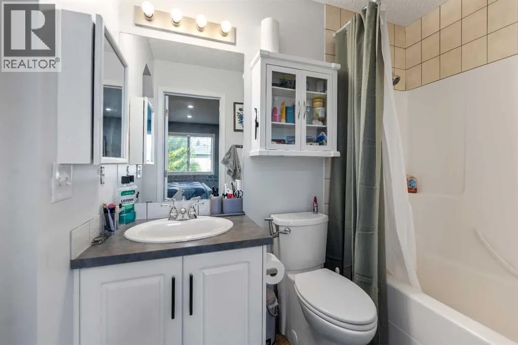 182 Tuscany Ravine Road NW