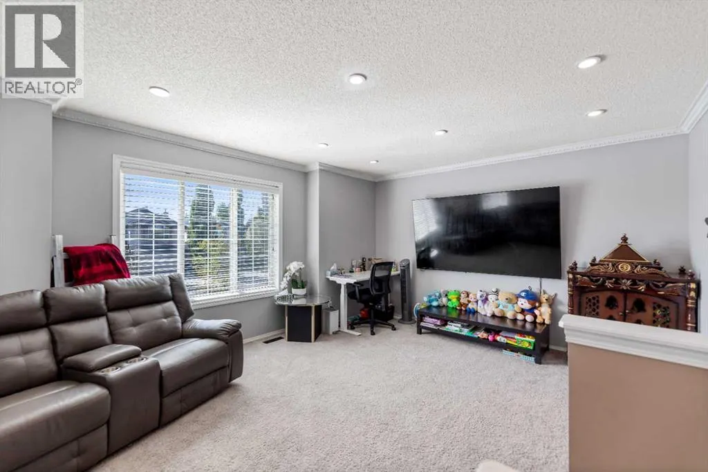 182 Tuscany Ravine Road NW