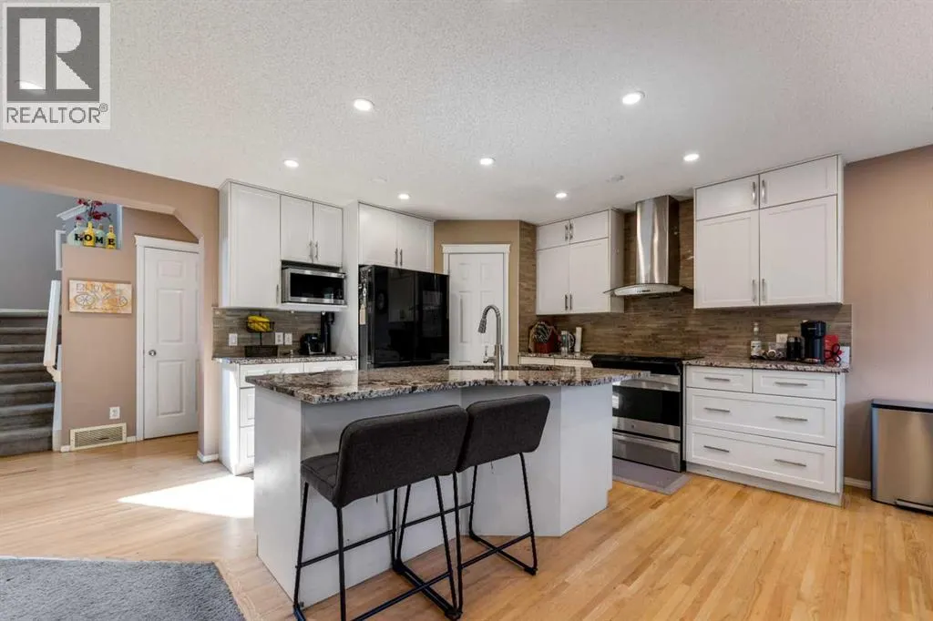 182 Tuscany Ravine Road NW