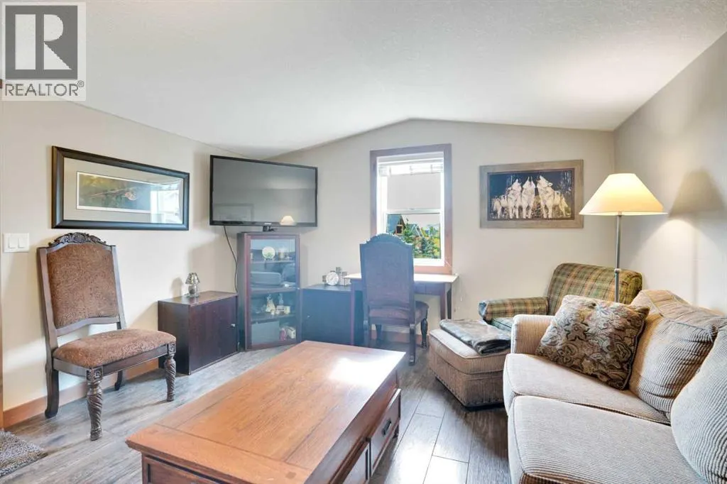210 CottageClub Crescent