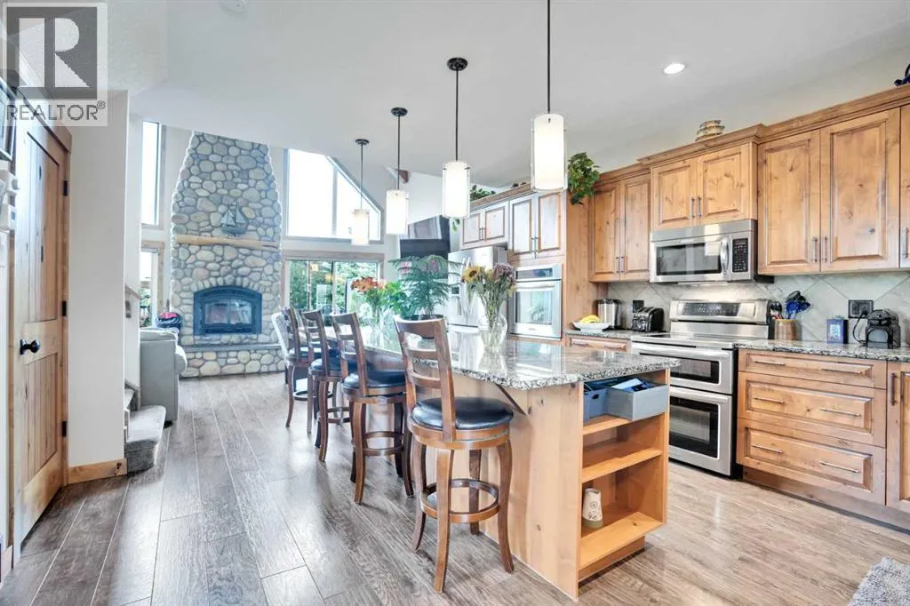210 CottageClub Crescent