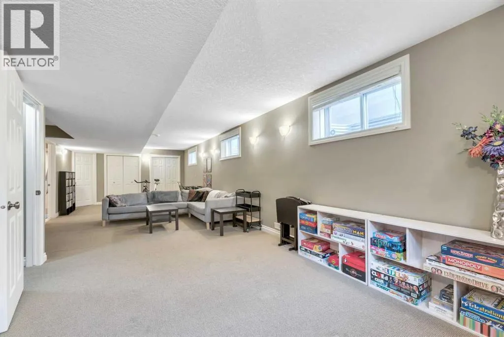 2605 30 Street SW