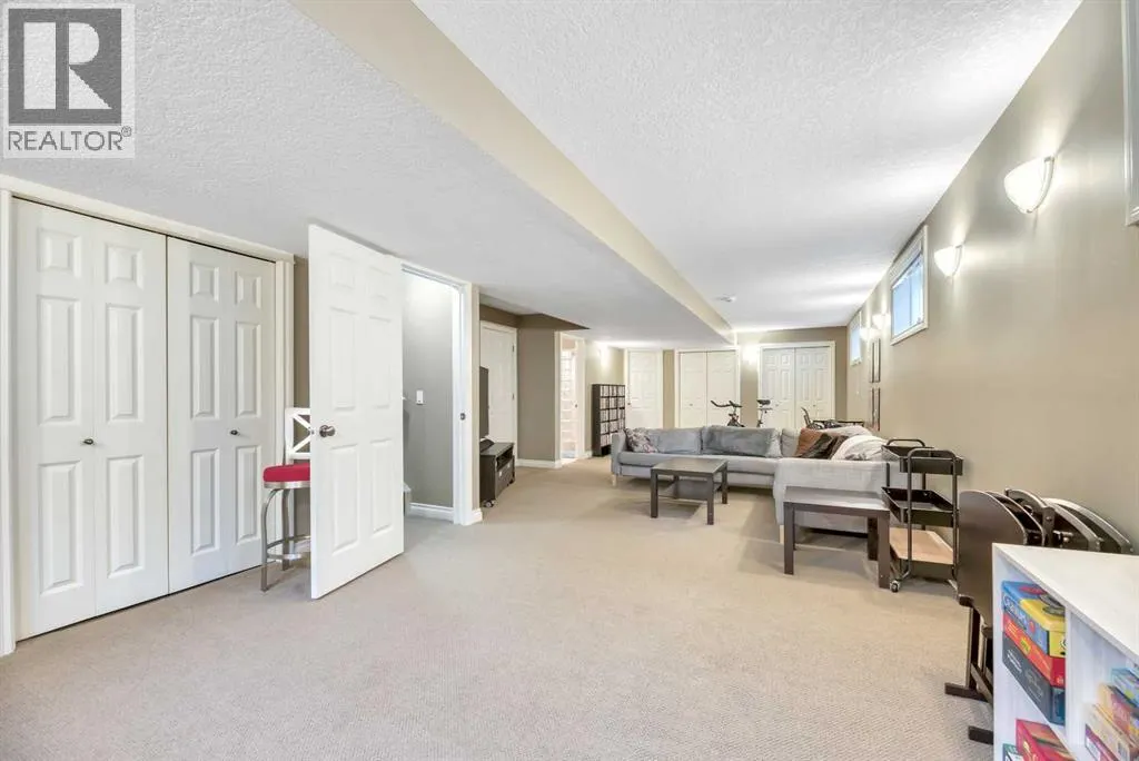 2605 30 Street SW
