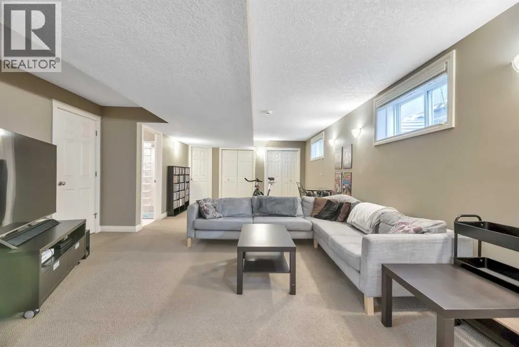 2605 30 Street SW