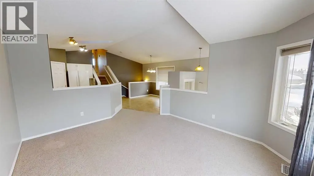 9425 Lakeland Drive