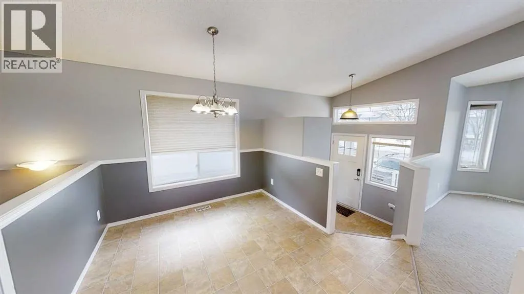 9425 Lakeland Drive
