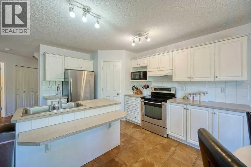 42 Chapalina Way SE